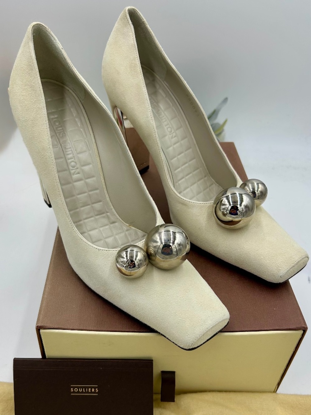 Women’s Louis Vuitton Metaball Pumps. Size 40 /10 US.